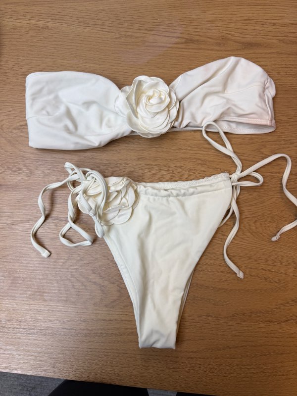 kremað bikiní