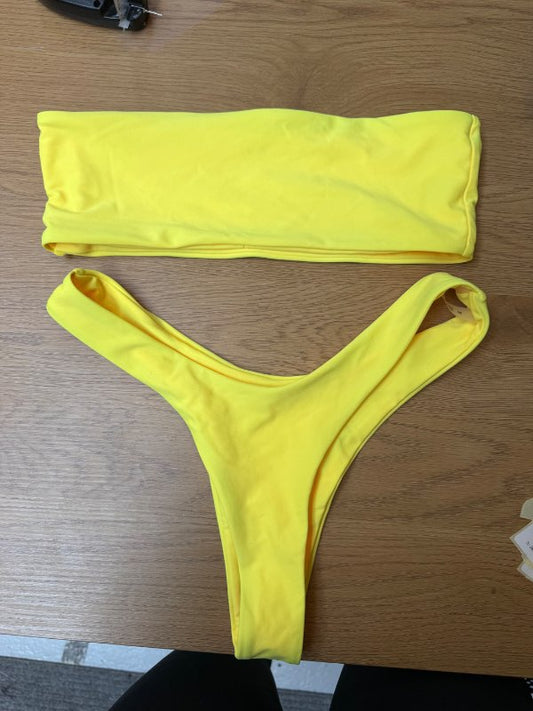 Gult bikiní