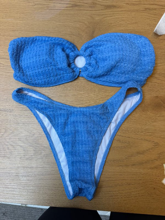 Blátt bikiní