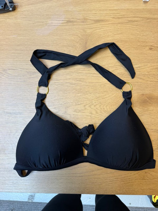 Svartur bikinítoppur