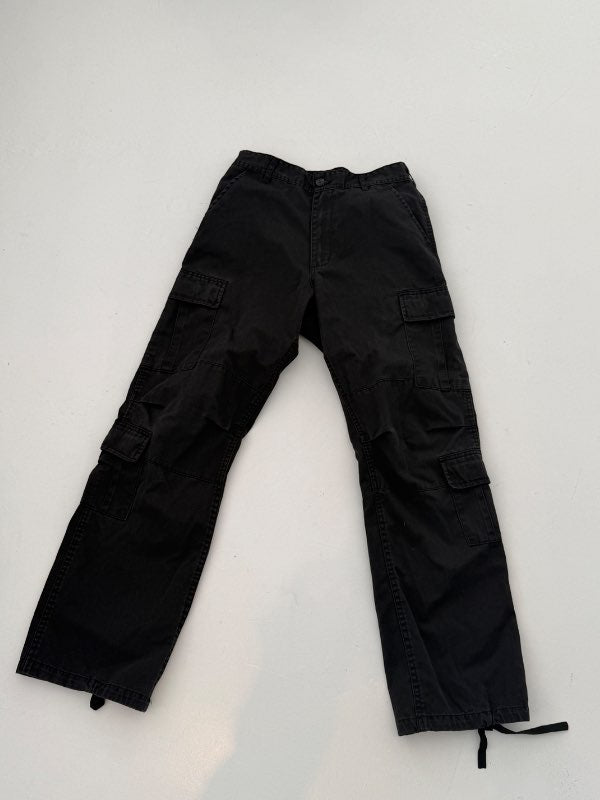 Svartar cargo buxur