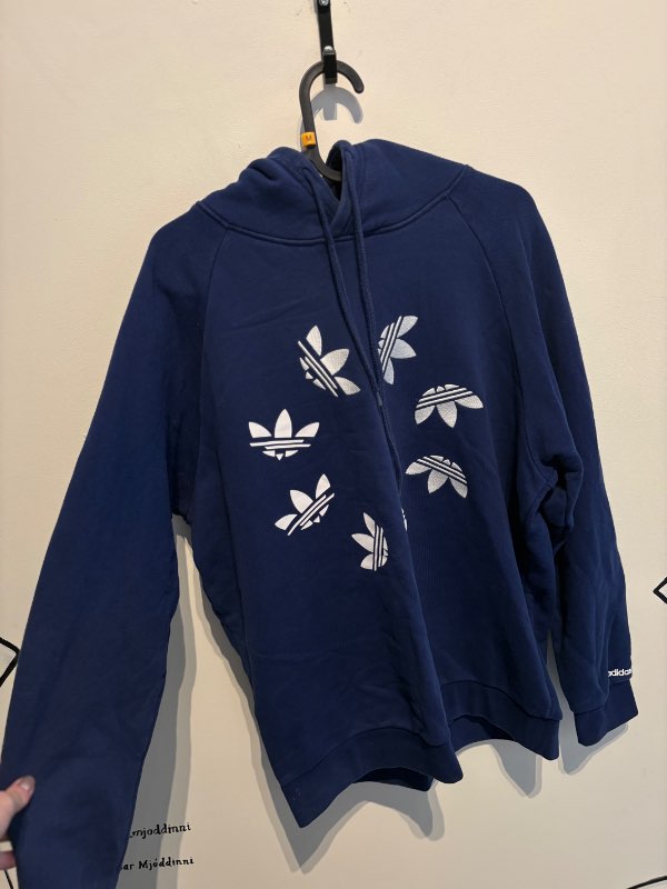 Adidas hettupeysa