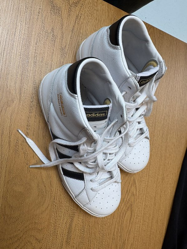 Adidas skór