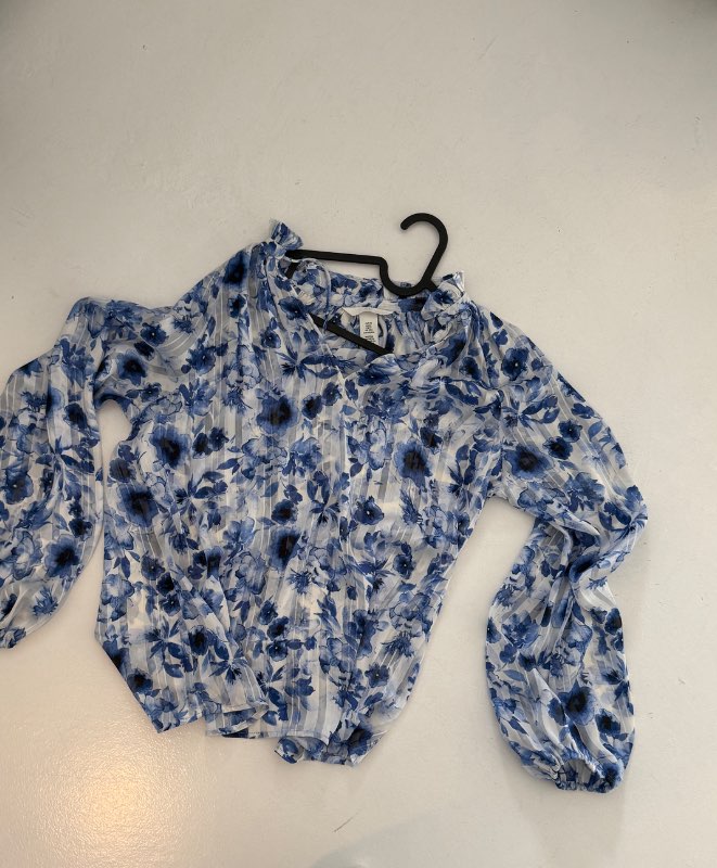 H&M Blóma blússa