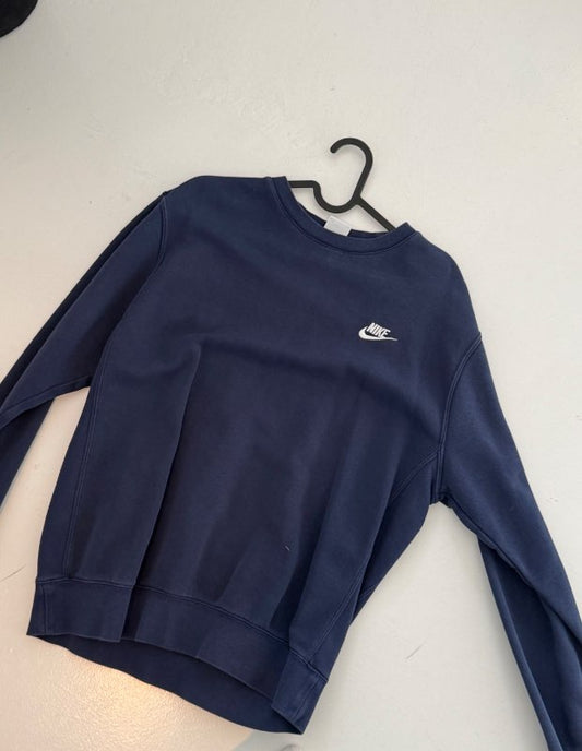 Dökkblá nike peysa