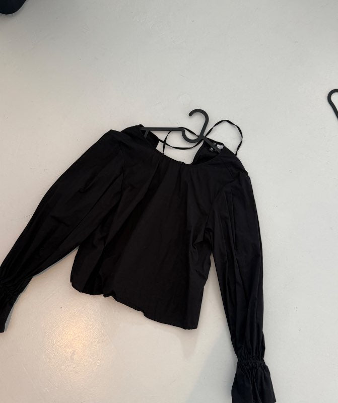 Svört H&M blússa