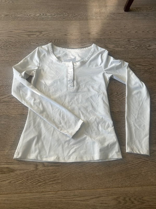 White long-sleeved shirt