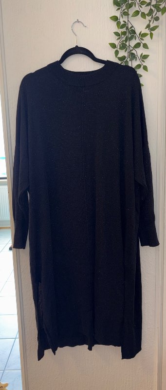 H&M síður peysukjóll m/ smá glimmer í efni