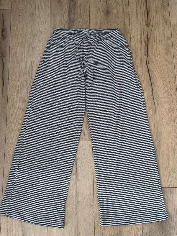 Hollister röndóttar buxur