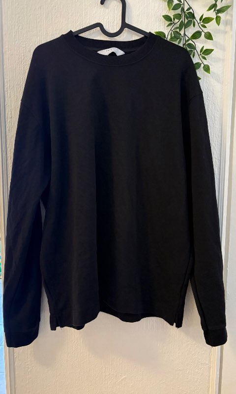 Primark svört peysa relaxed fit - eins og ný