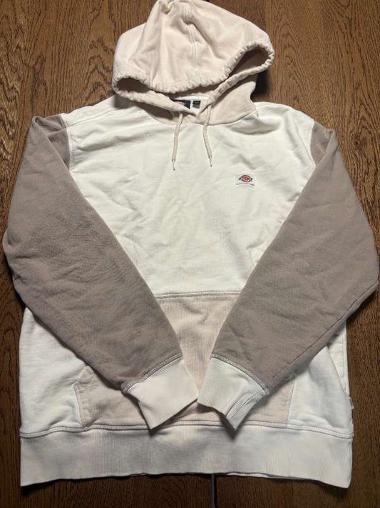 (B) Dickies peysa