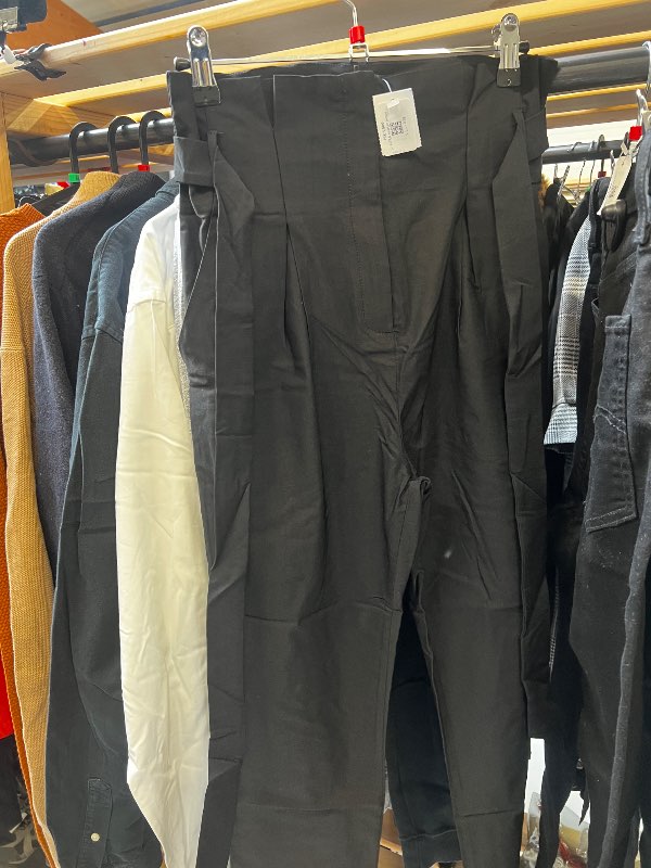 S- HERA svartar buxur með bandi