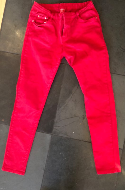 Rauðar buxur shape forming