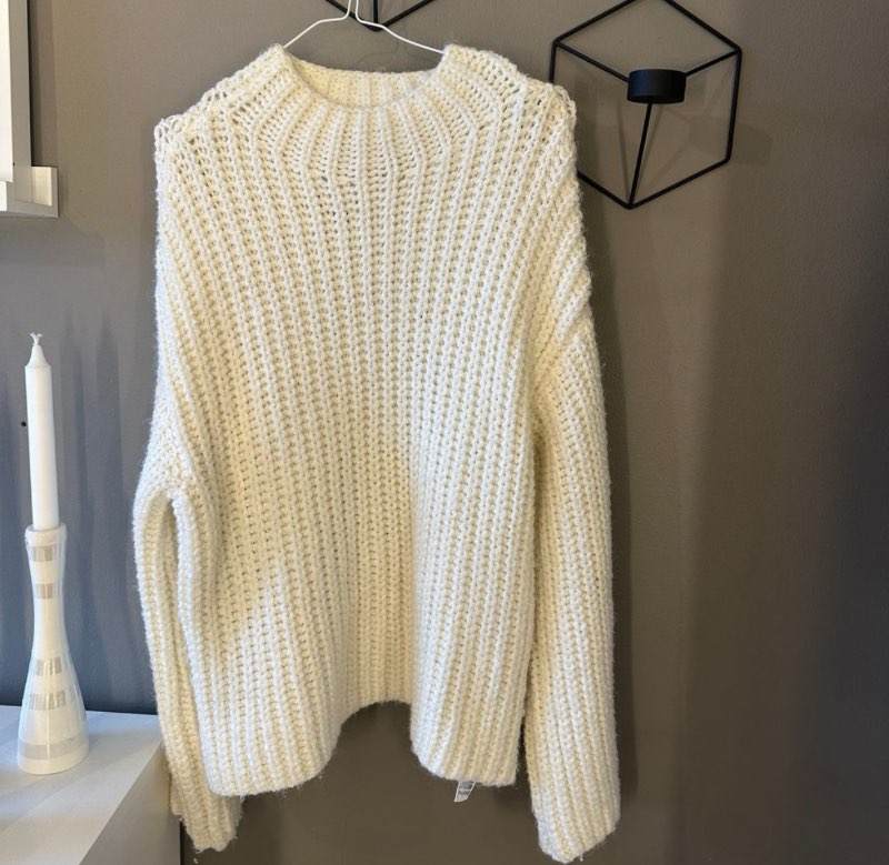 Hvít prjónapeysa Bershka