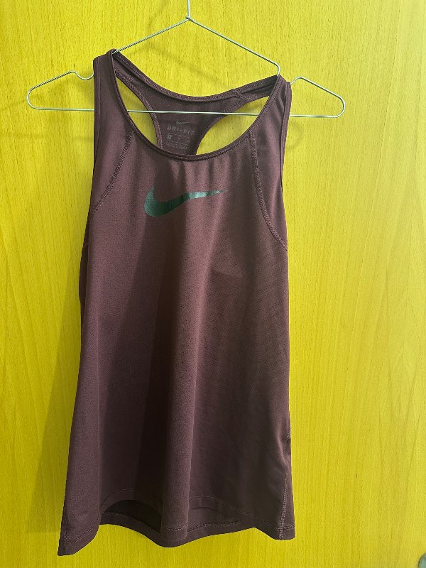 Nike íþróttabolur Vínrauður