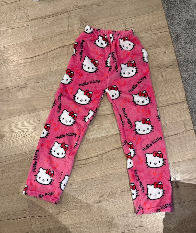 V Hello kitty buxur nyjar