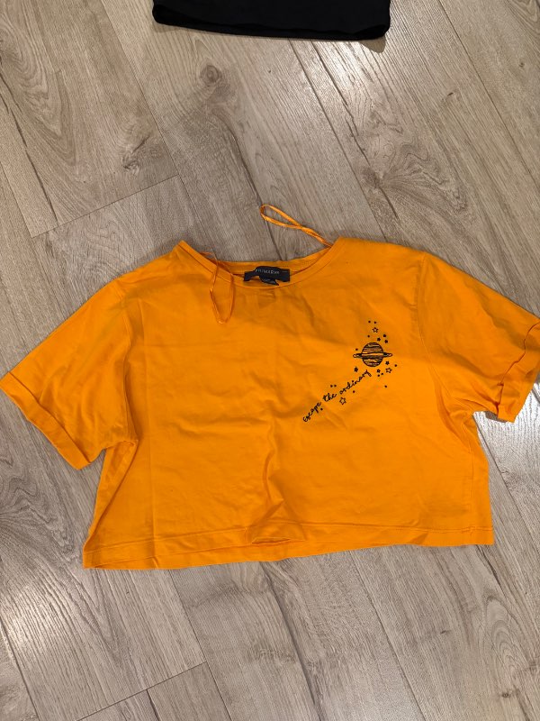 V cropped top gulur