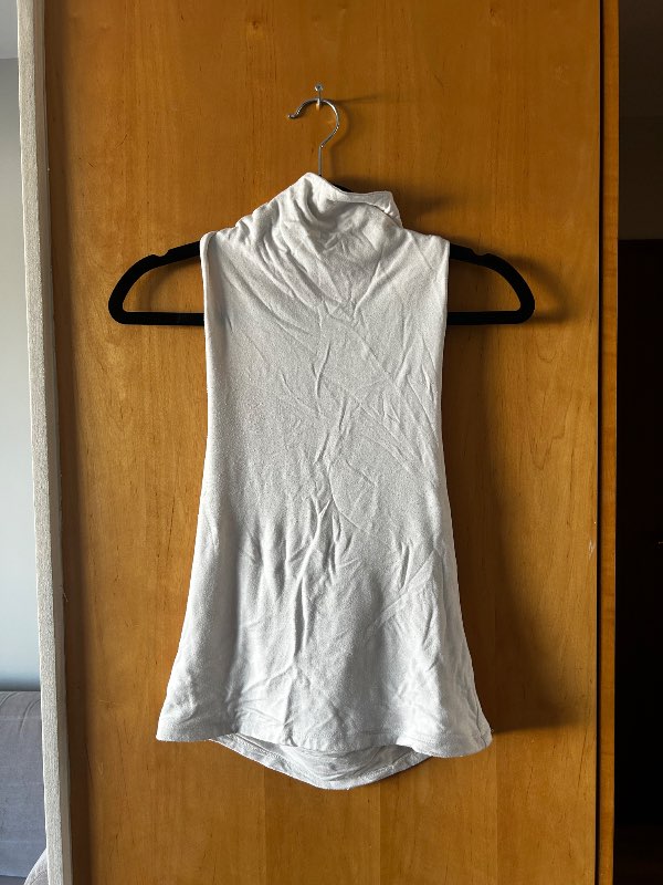 Haltrt neck (opin í bak)