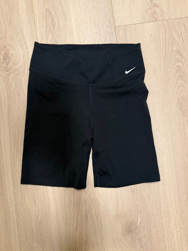 Nike stuttbuxur