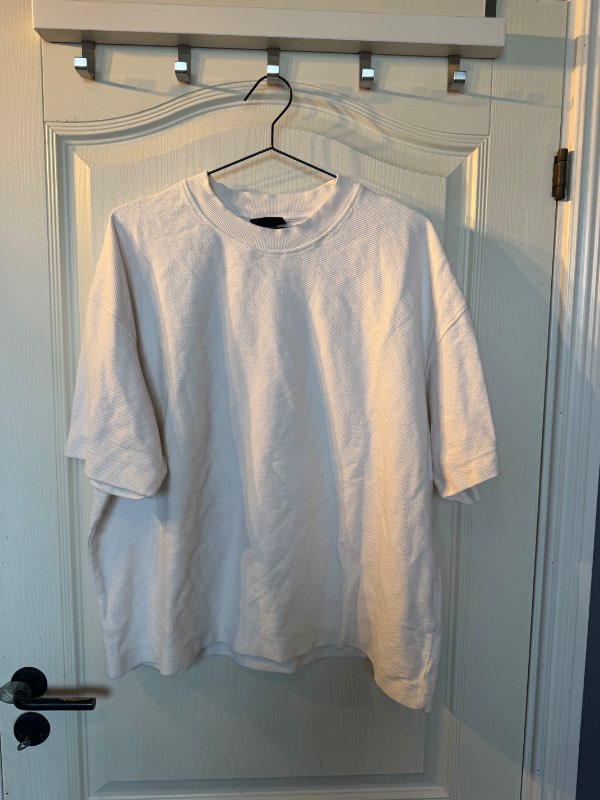 Hvítur oversized stuttermabolur