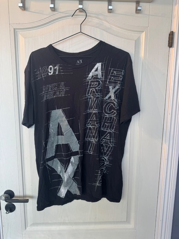 Svartur stuttermabolur - Armani Exchange