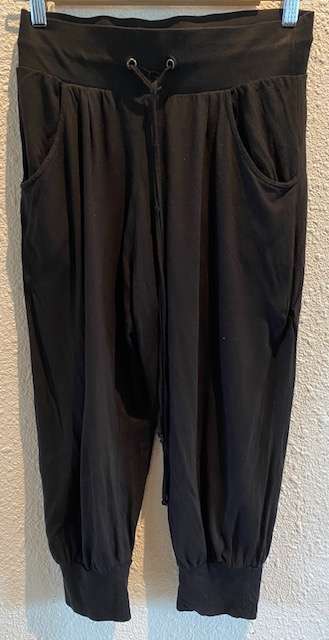 Svartar hné buxur