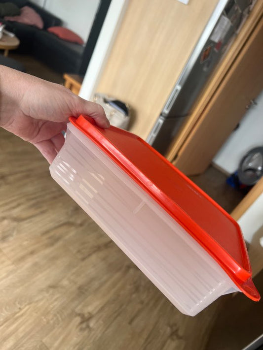 Tupperware  rautt lok