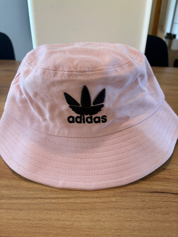 Adidas bleikur sólhattur