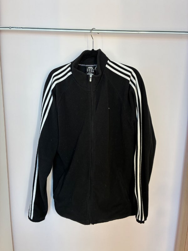 Adidas rennd flíspeysa