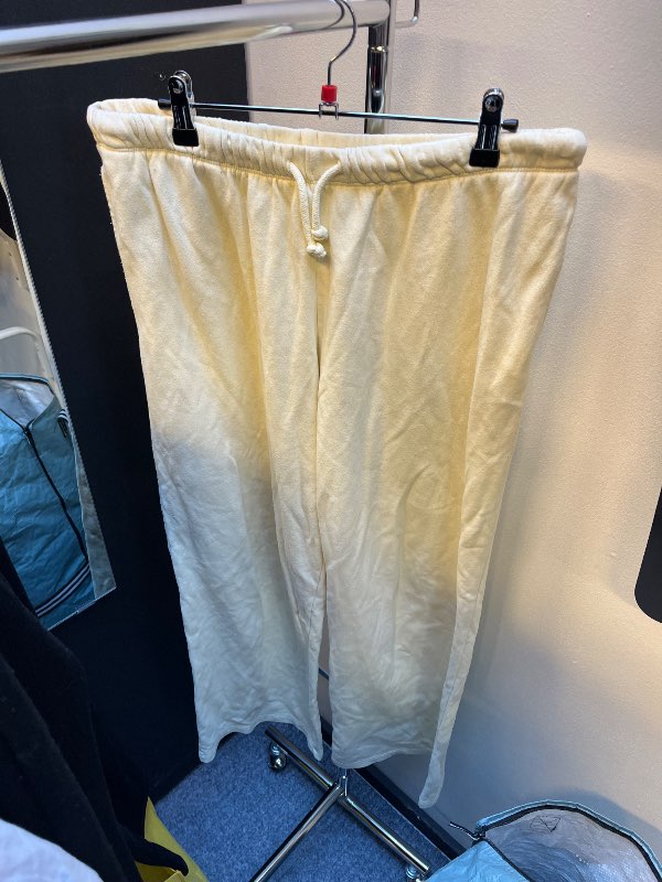 gular jogging buxur h&m E