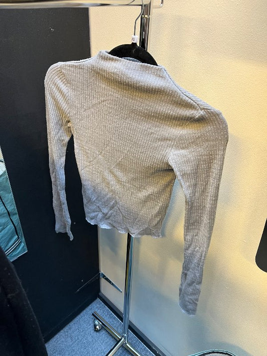 grá langerma urbanoutfitters L