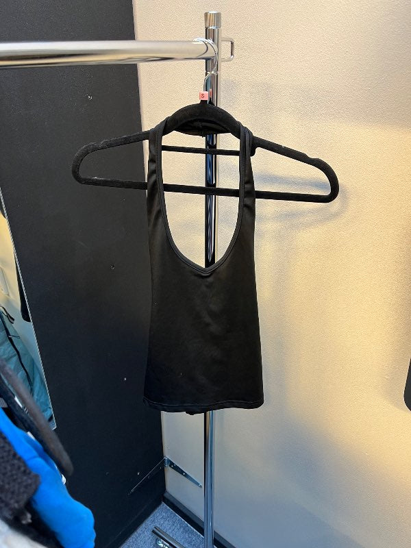 svartur halter top 143