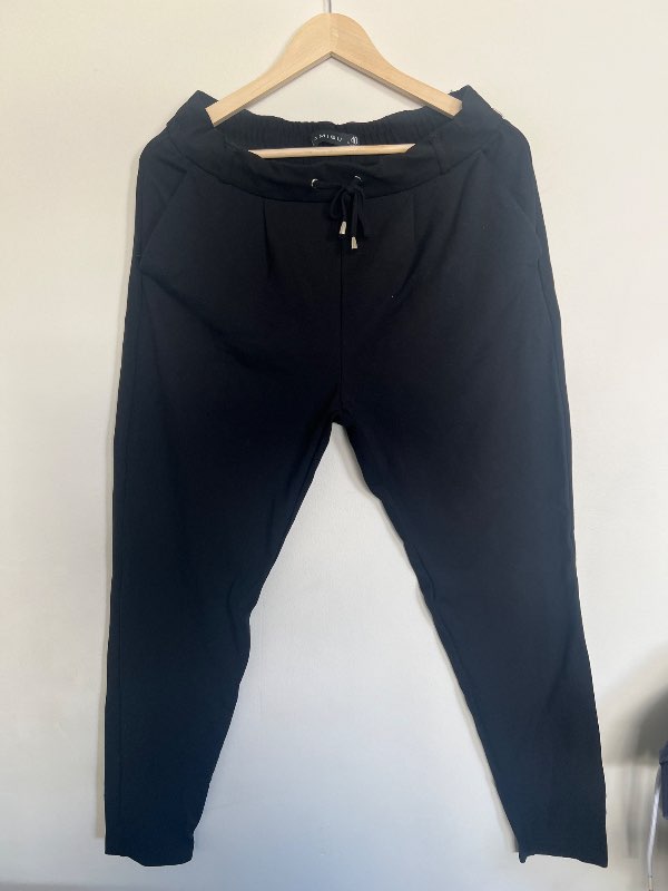 Svartar jogging með bandi - Amisu
