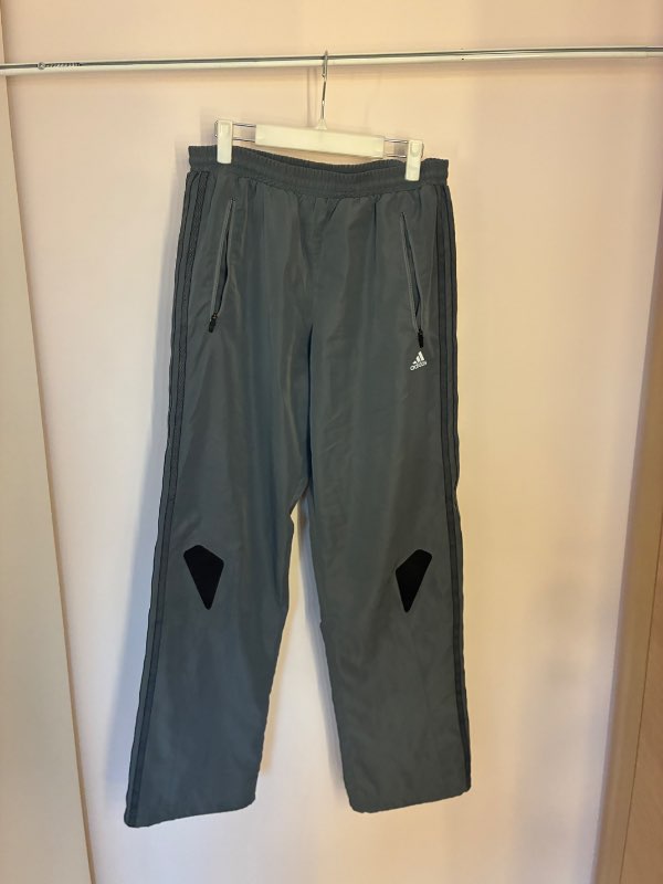 Gráar Adidas buxur