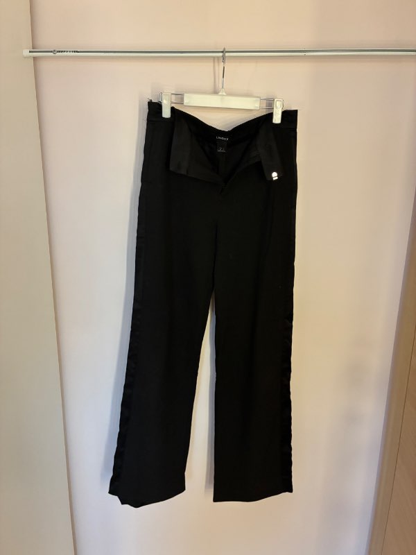 Svartar dressbuxur m/ silki