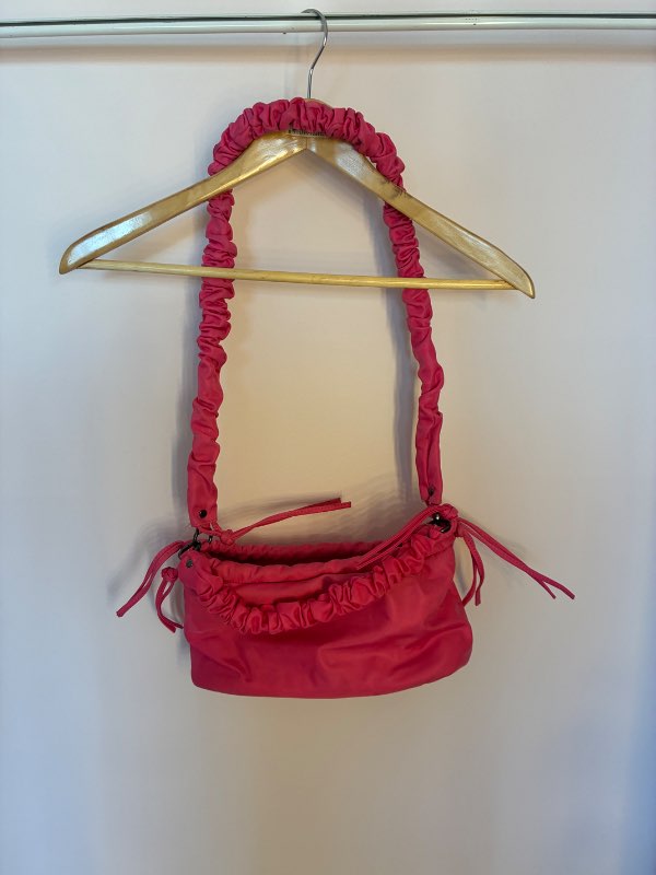 Hot pink hvisk taska