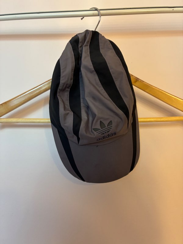 Adidas derhúfa
