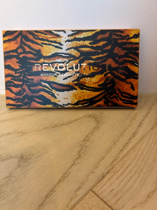 Revolution cheeta palletta