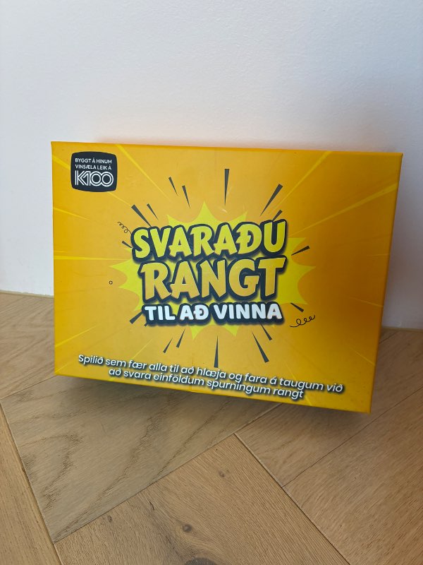 Svaraðu rangt spil