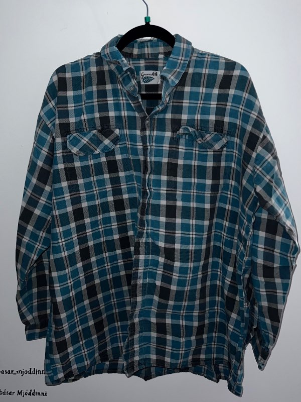 Listamannaskyrta m/götum VINTA