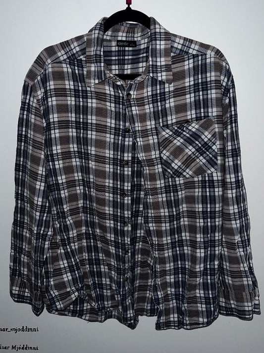 Listamannaskyrta m/götum VINTA