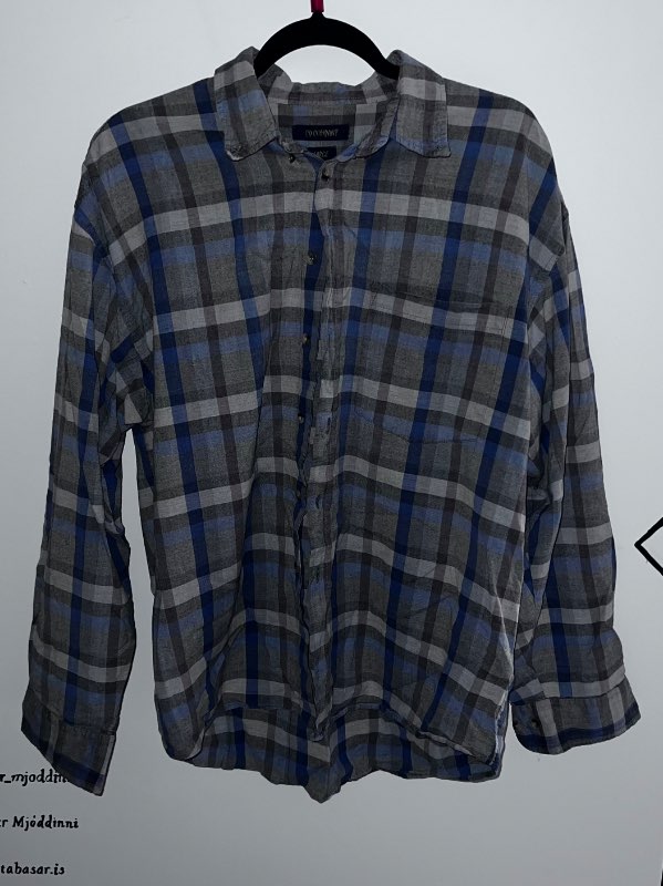 Listamannaskyrta m/götum VINTA