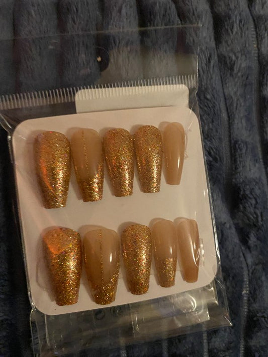 Brúnar/glimmer press on nails