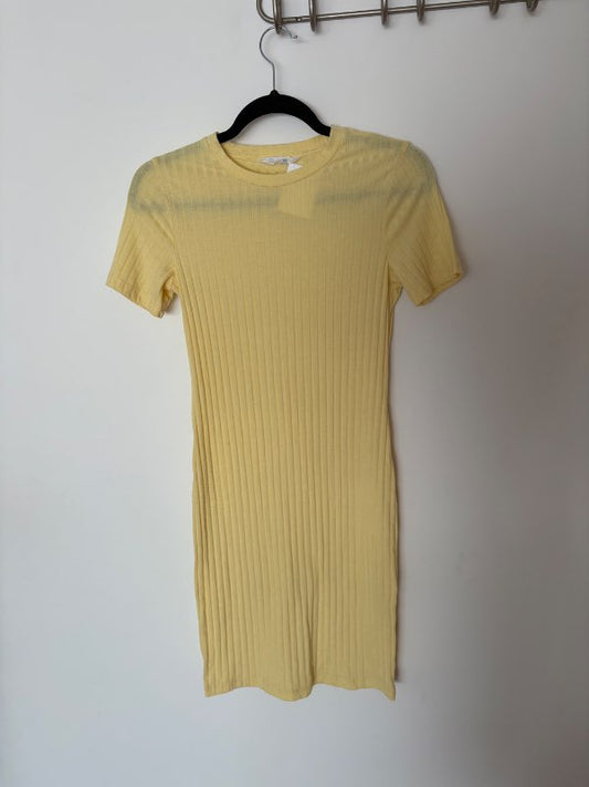 Gulur kjóll 1x notaður Primark