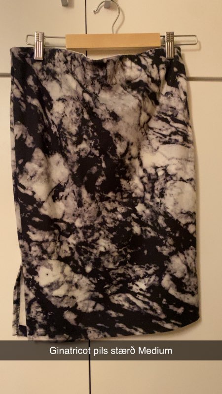 Ginatricot skirt