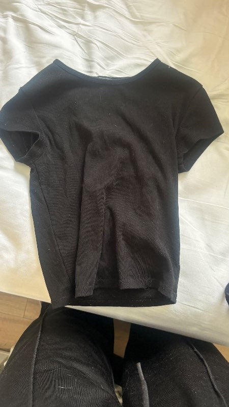 SVARTUR BERSHKA BOLUR