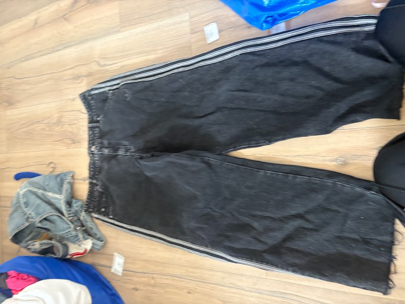 ADIDAS GALLABUXUR!