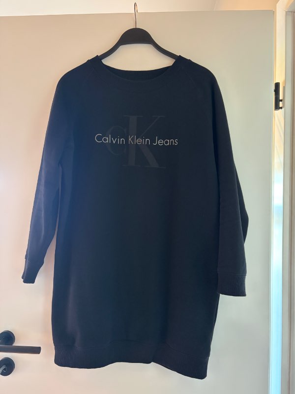 Calvin Klein síð peysa