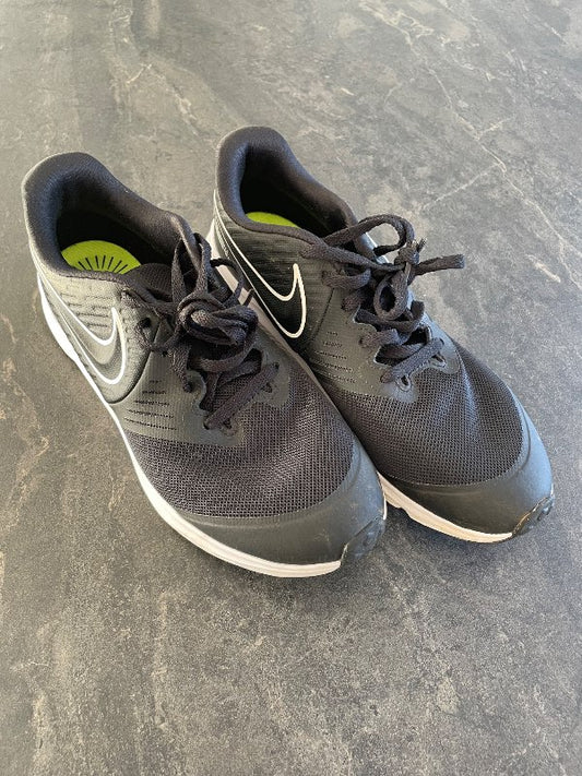 Nike star runner strigaskór