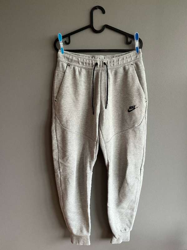 Nike gráar tech fleece buxur